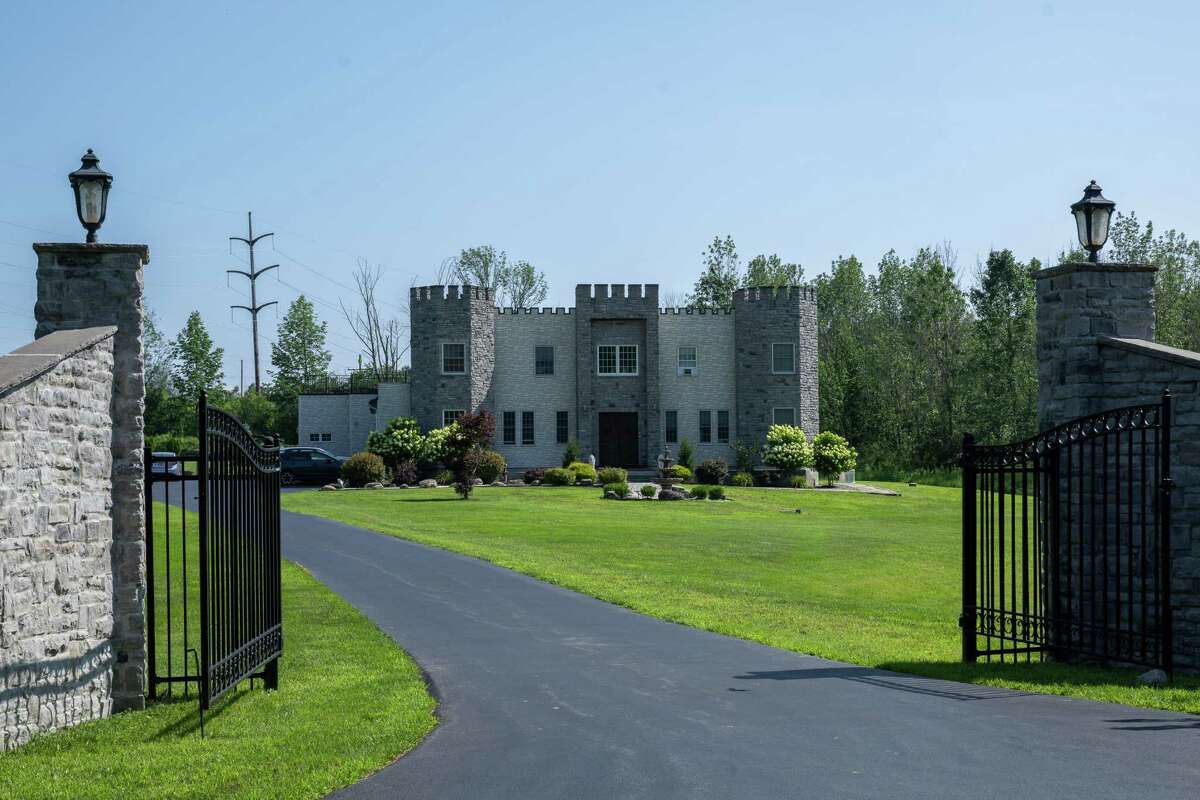 Castle goes up for sale in Ballston Lake for 1.9 million