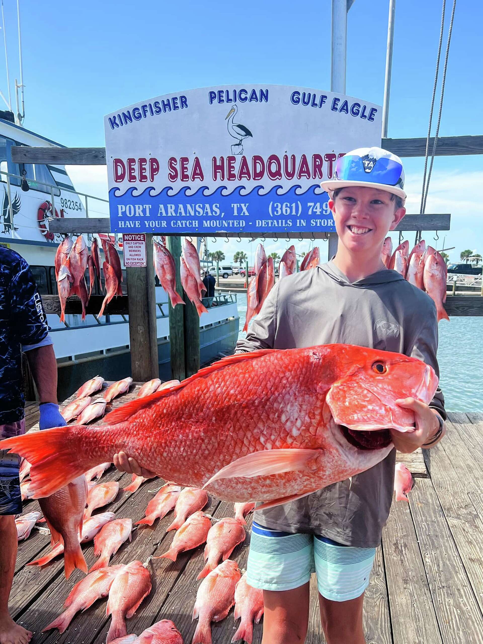 Texas teens reels in massive red snapper from Gulf of Mexico