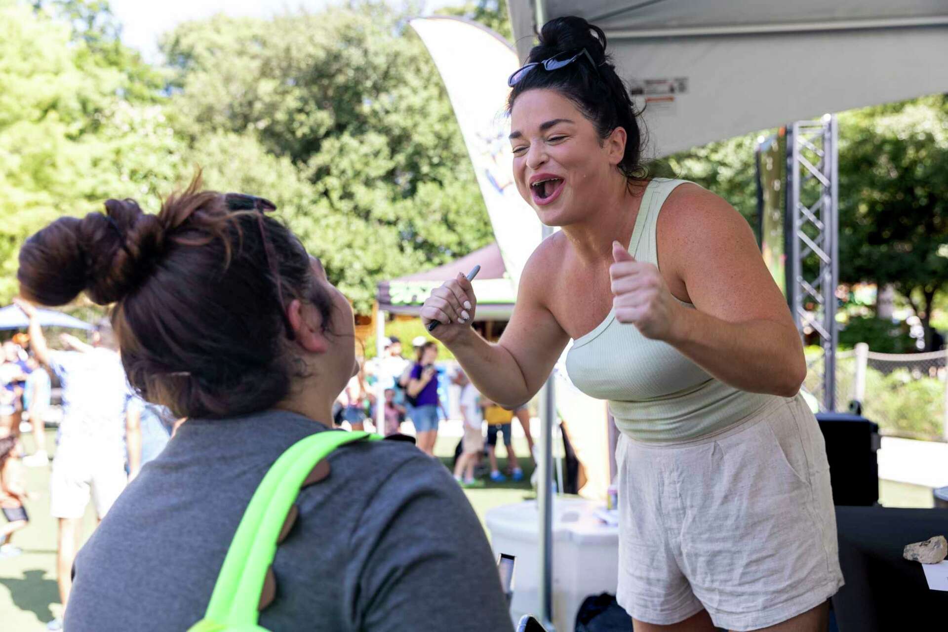 Guinness Record Holder Samantha Ramsdell Visits San Antonio Zoo guinness-record-holder-samantha-ramsdell-visits-san-antonio-zoo