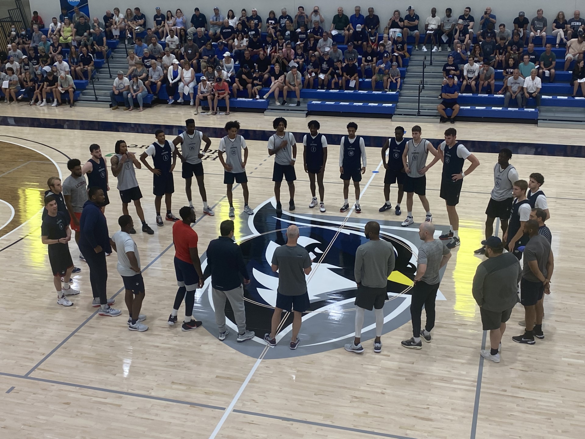 UConn Men's Basketball - THAT'S 🖐️ 🏆🏆🏆🏆🏆 #HU5KIES