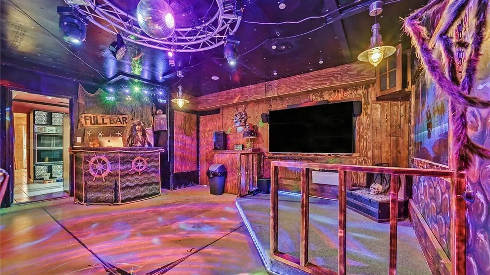 Pirate-Themed House in Las Vegas Hauls In a Bounty of Offers