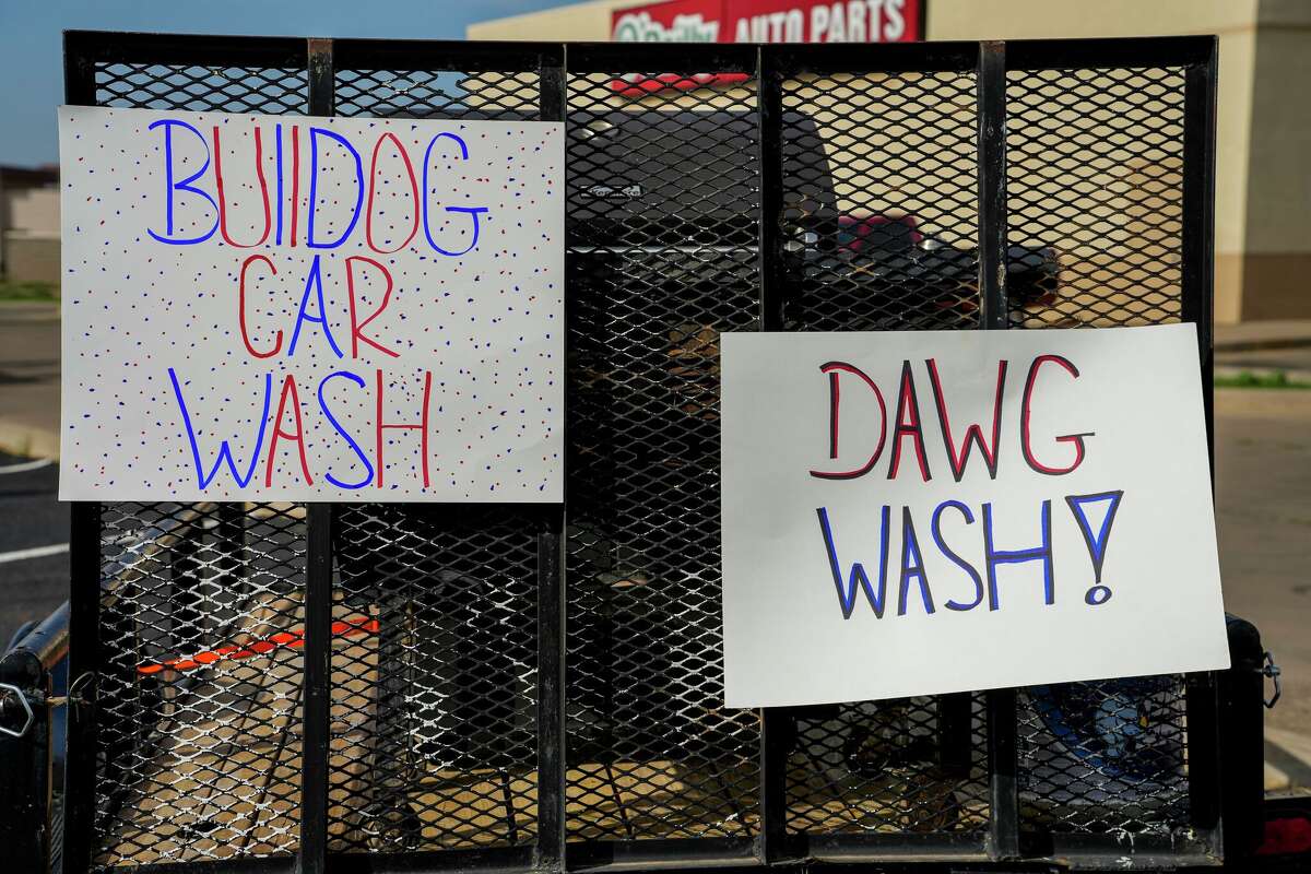 Plainview community helps raise over 2,000 for fellow Bulldog