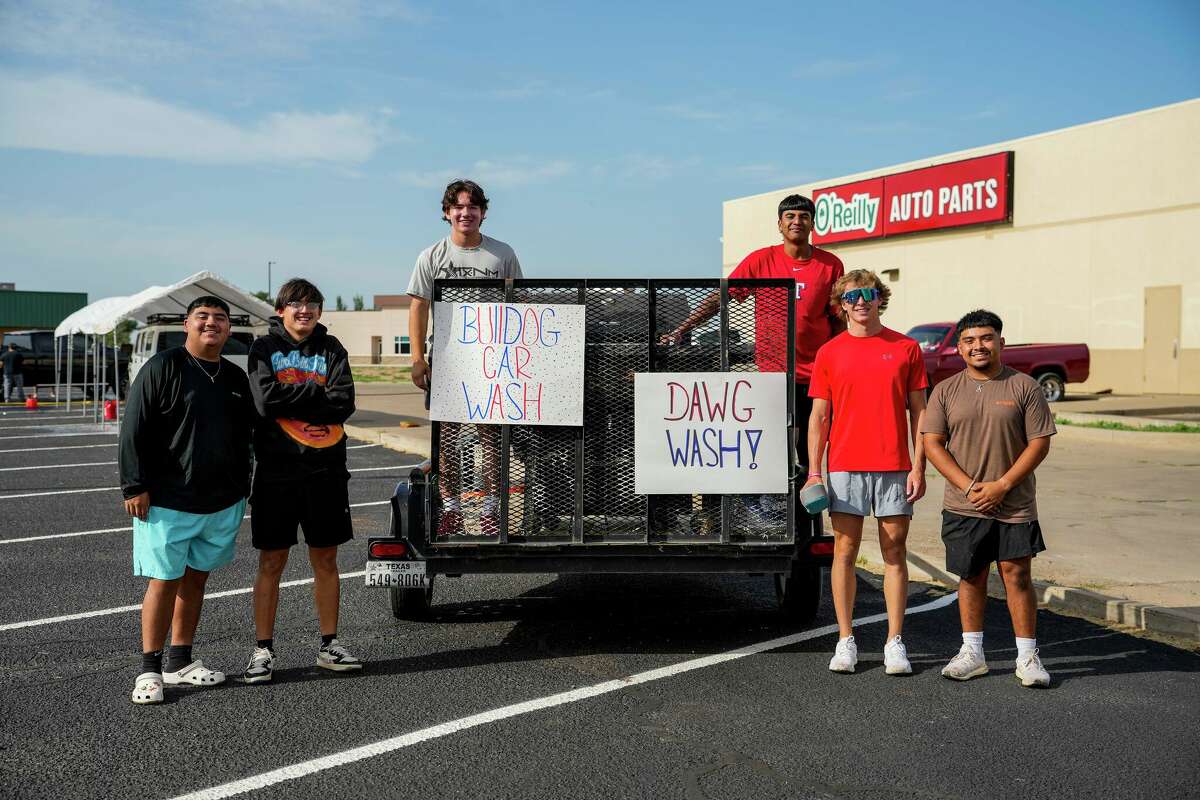 Plainview community helps raise over 2,000 for fellow Bulldog