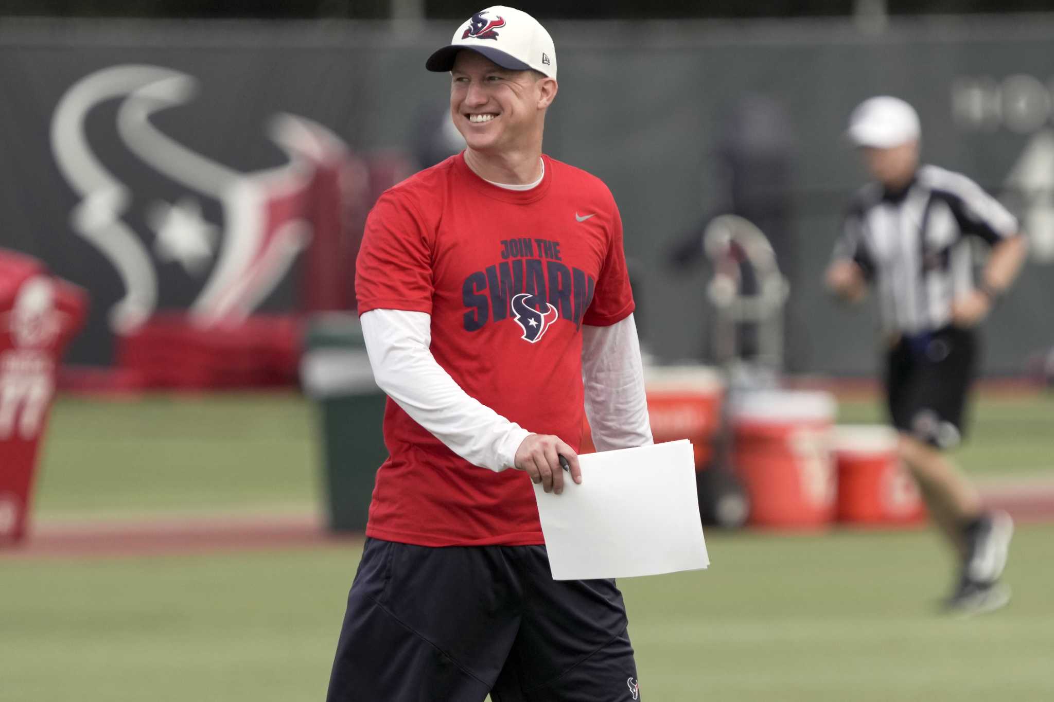 Houston Texans put trust in Bobby Slowik's thick-as-a-Bible playbook