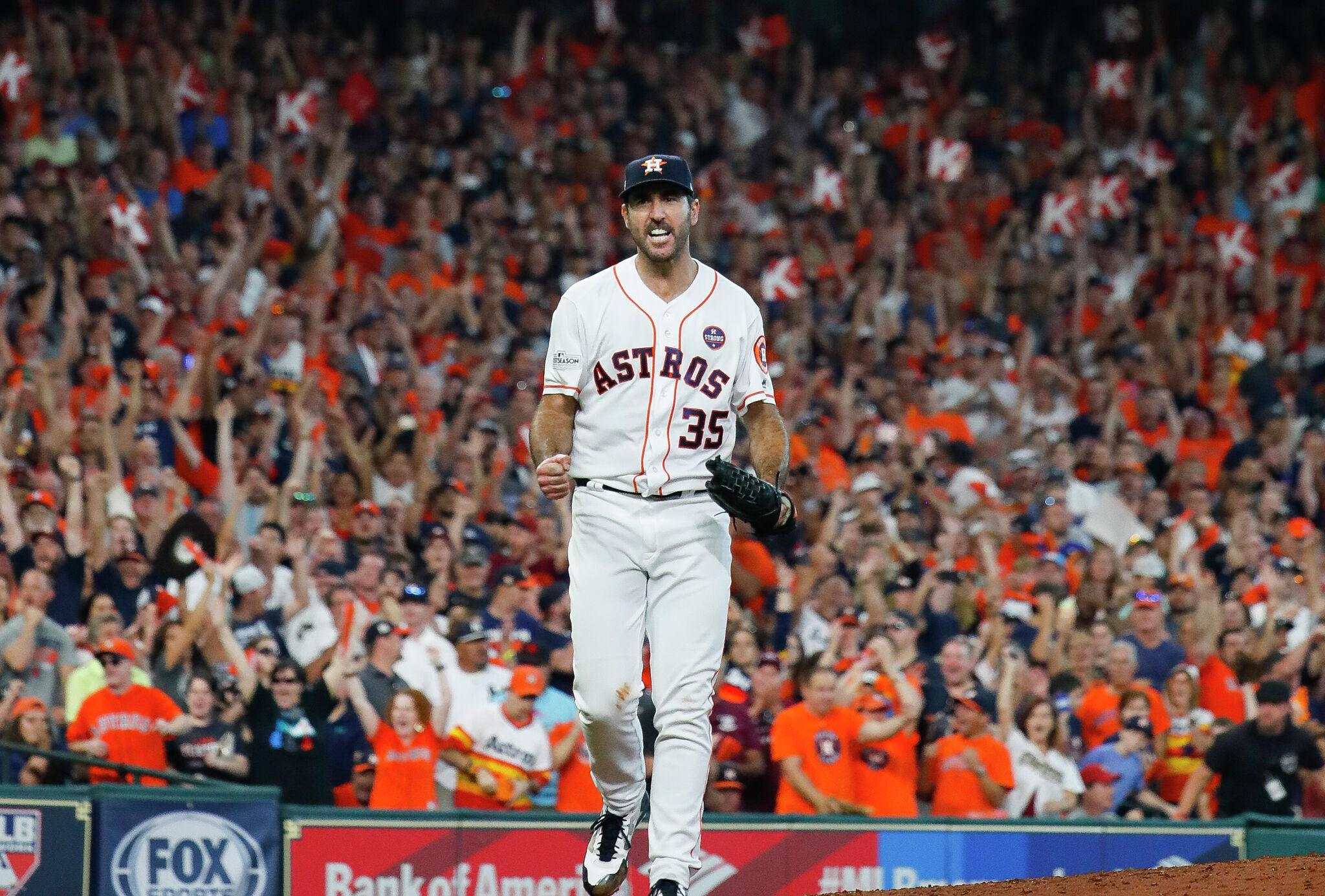 Houston Astros starting pitcher Justin Verlander (35) warms up in