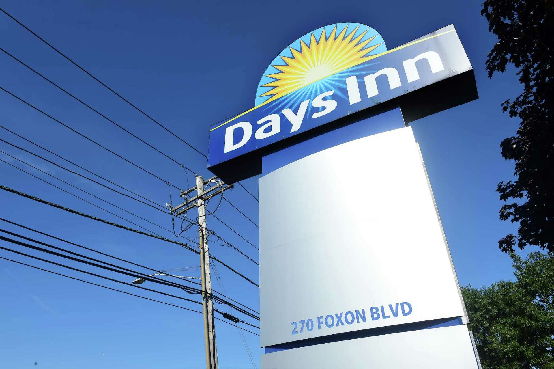 Days Inn New Logo