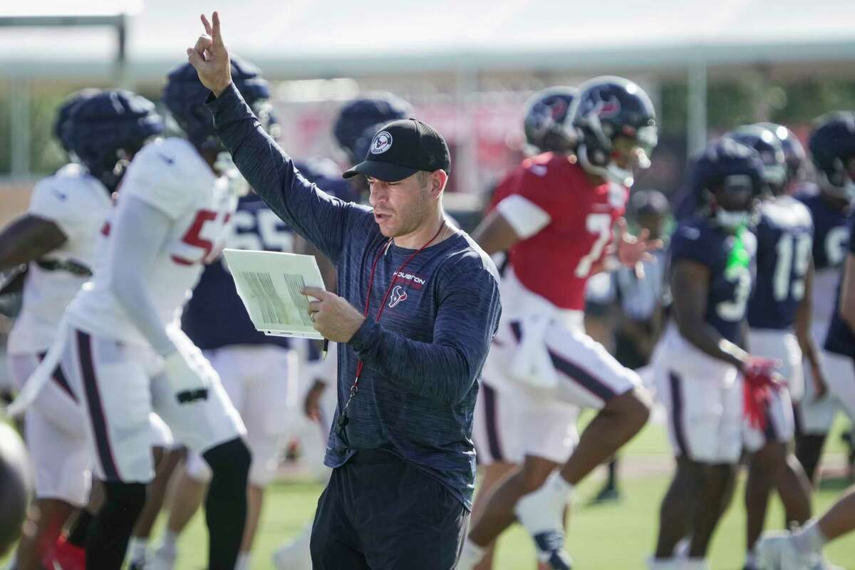 December 18, 2022: Houston Texans special teams coordinator Frank Ross  celebrates after the Kansas City Chiefs missed a potential game-winning  field goal near the end of regulation in an NFL game between