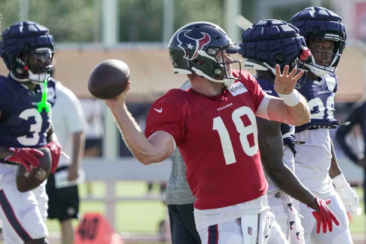 Texans practicing with the Dolphins