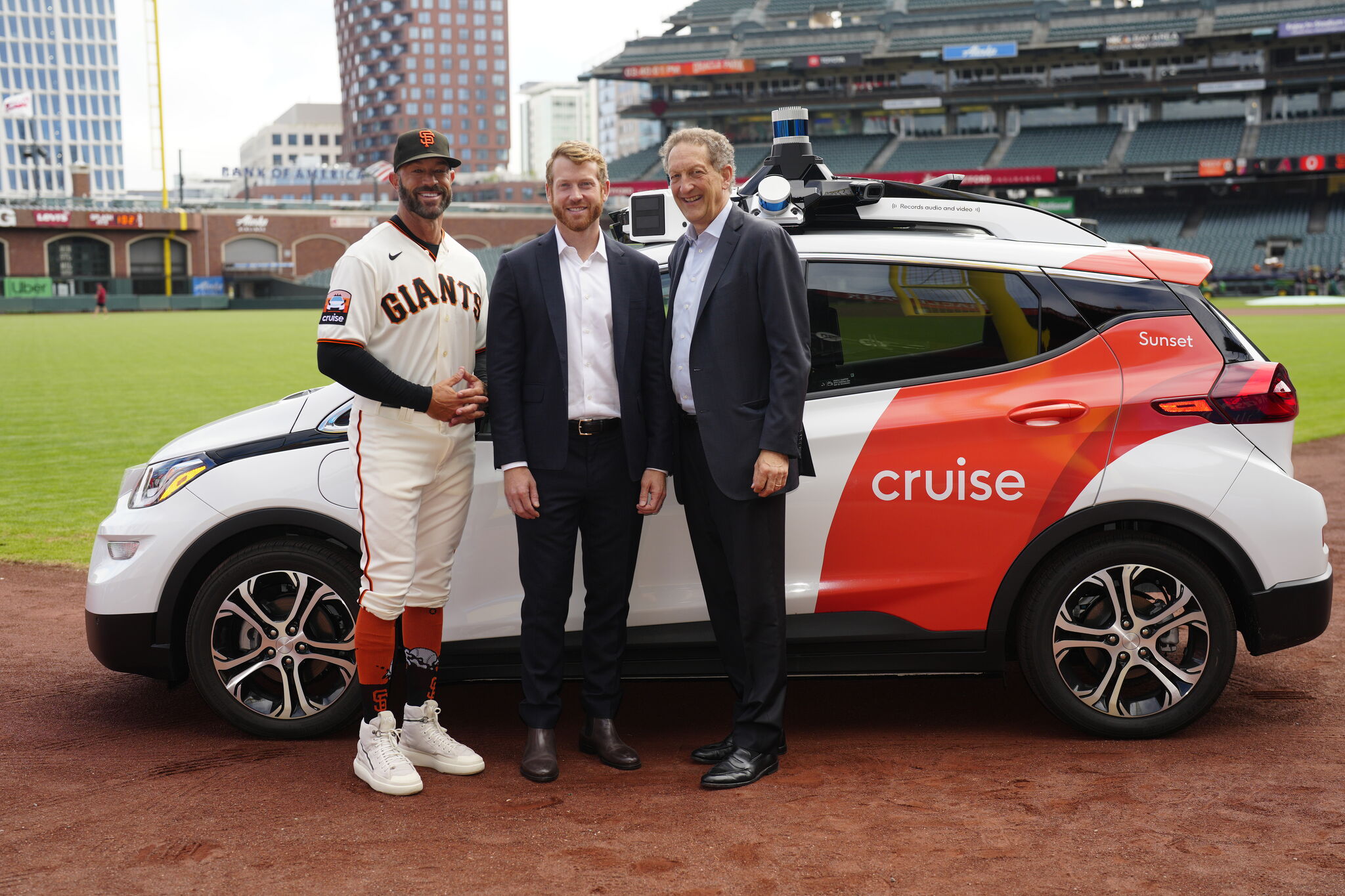 SF Giants announce self-driving car company as jersey patch
