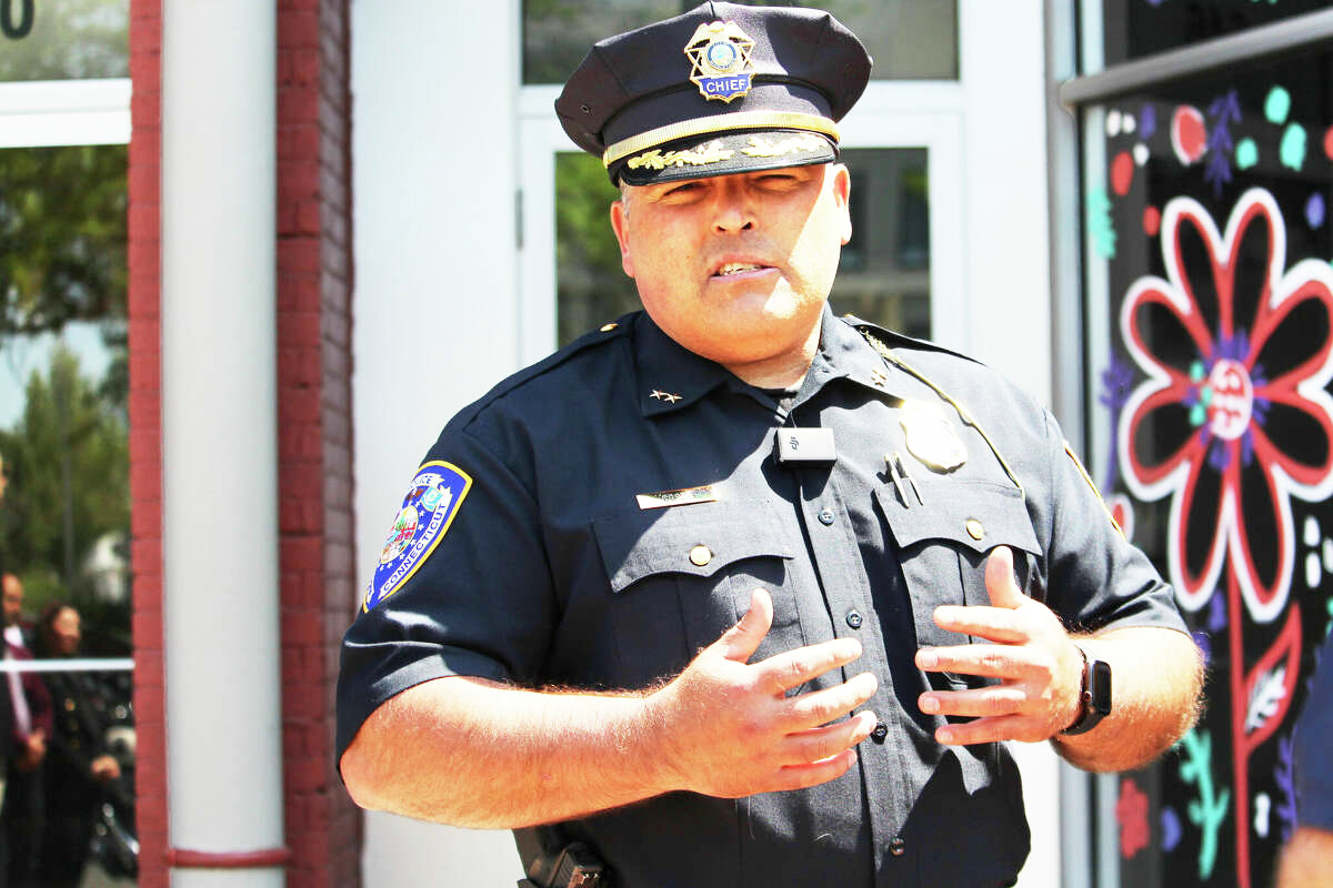 Middletown council to re examine police chief residency extension