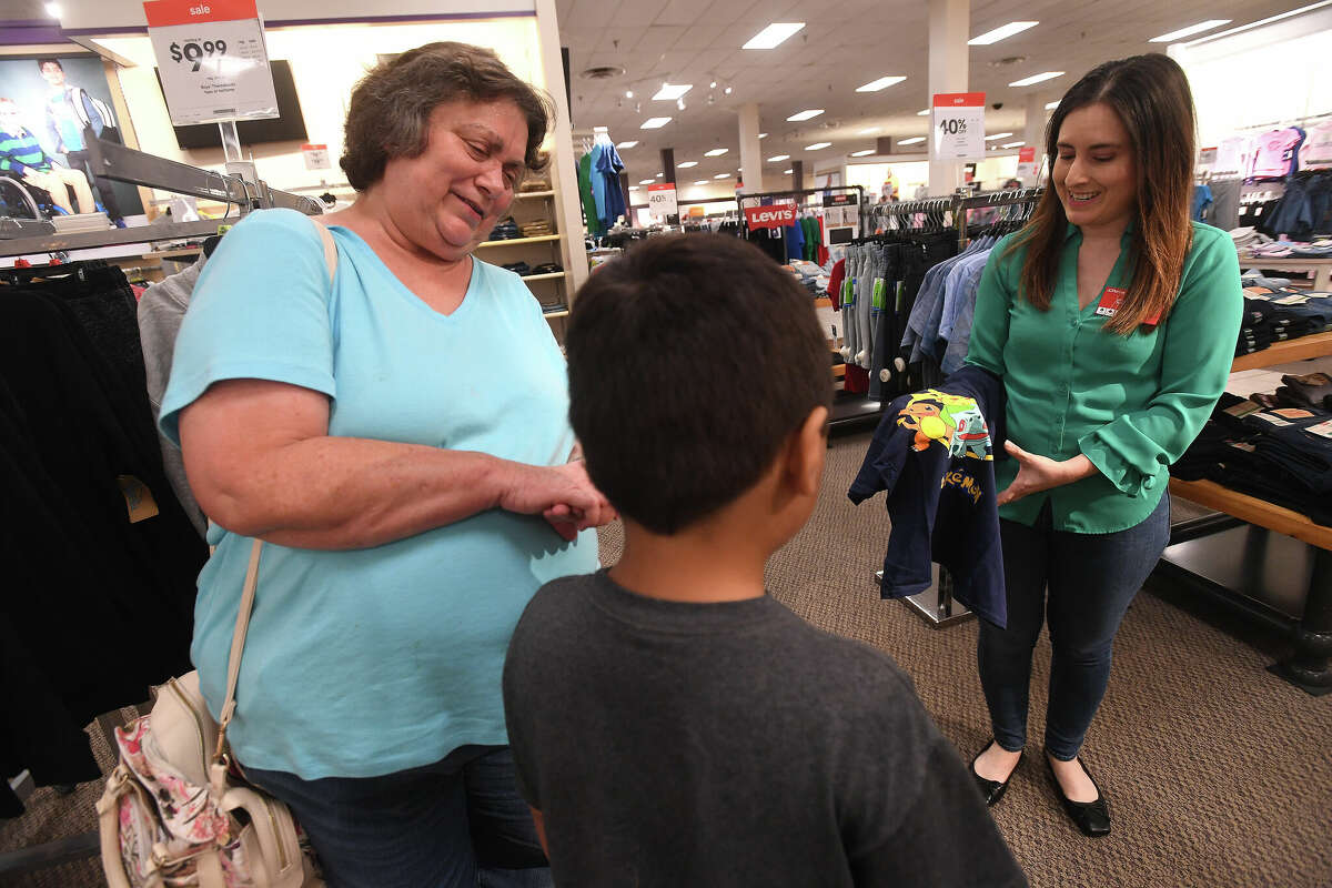 Houston teens get shopping spree