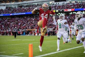 Santa Clara, CA. 16th Dec, 2018. San Francisco 49ers fullback Kyle Juszczyk  (44) before the NFL football game between the Seattle Seahawks and the San  Francisco 49ers at Levi's Stadium in Santa