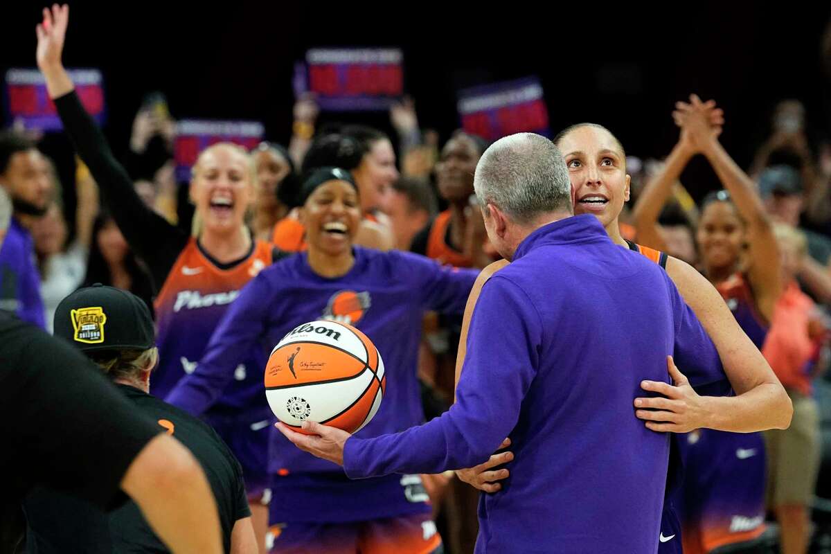 UConn Great Diana Taurasi Reaches 10,000 WNBA Career Points