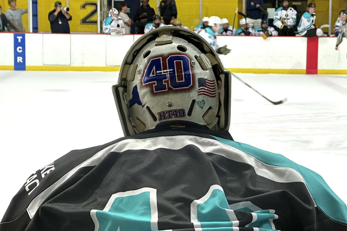 Hockey goalie wears greatest jersey ever in All-Star game