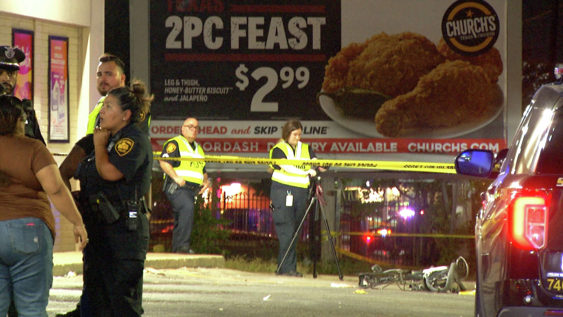 Man riding bicycle struck and killed on San Antonio's West Side