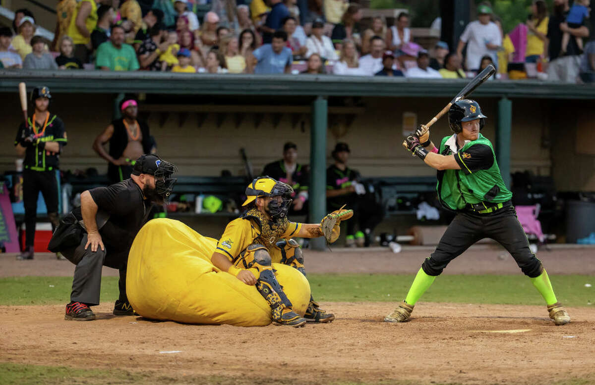 Brockton goes bananas for sold-out Savannah Bananas game 