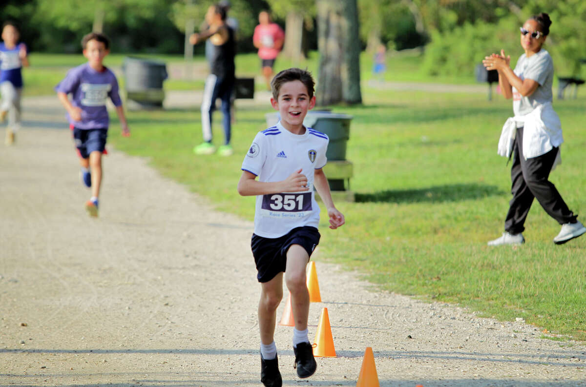 Photos Greenwich Road Runners' annual 5K race at Greenwich Point