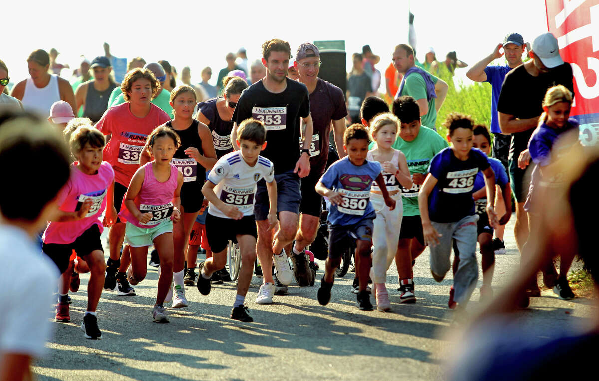 Photos Greenwich Road Runners' annual 5K race at Greenwich Point