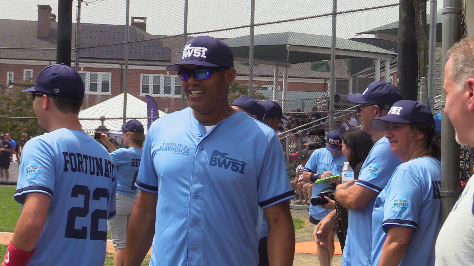 Bernie Williams celebrates being back at Old-Timers' Day 