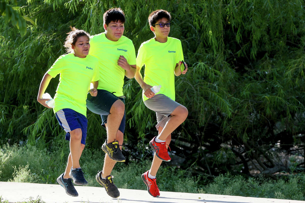 San Antonio mom trains sons for state and national track meets photo