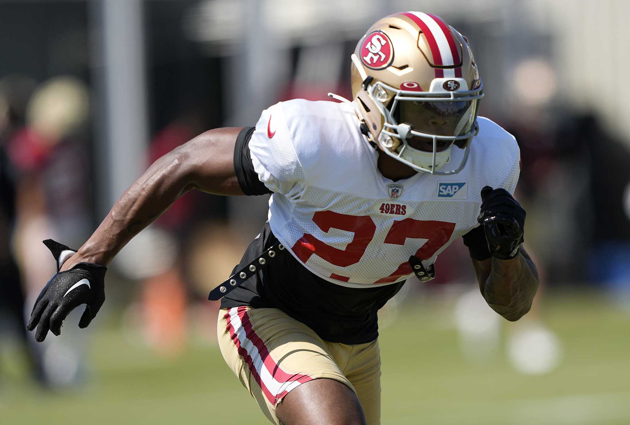 Report: 49ers to re-sign S Tashaun Gipson to 1-year deal