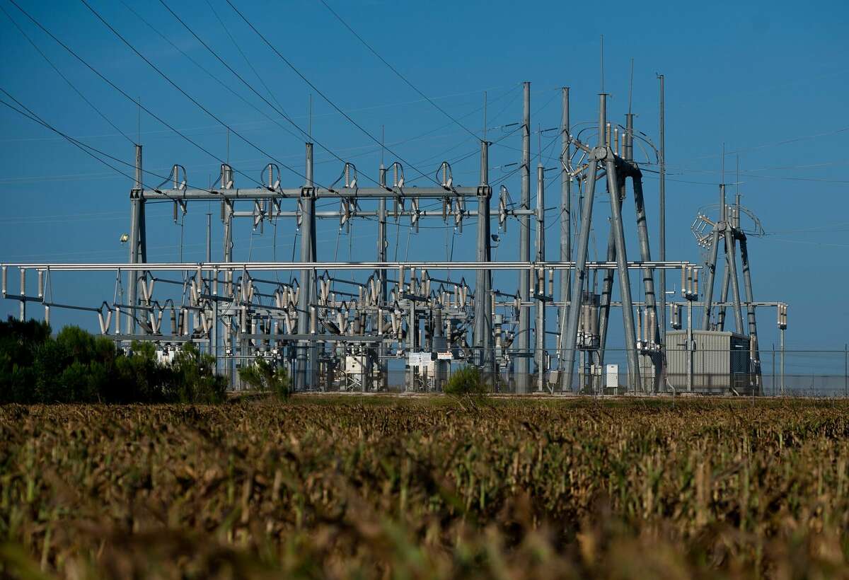 Texas power grid holds up during string of 100degree days