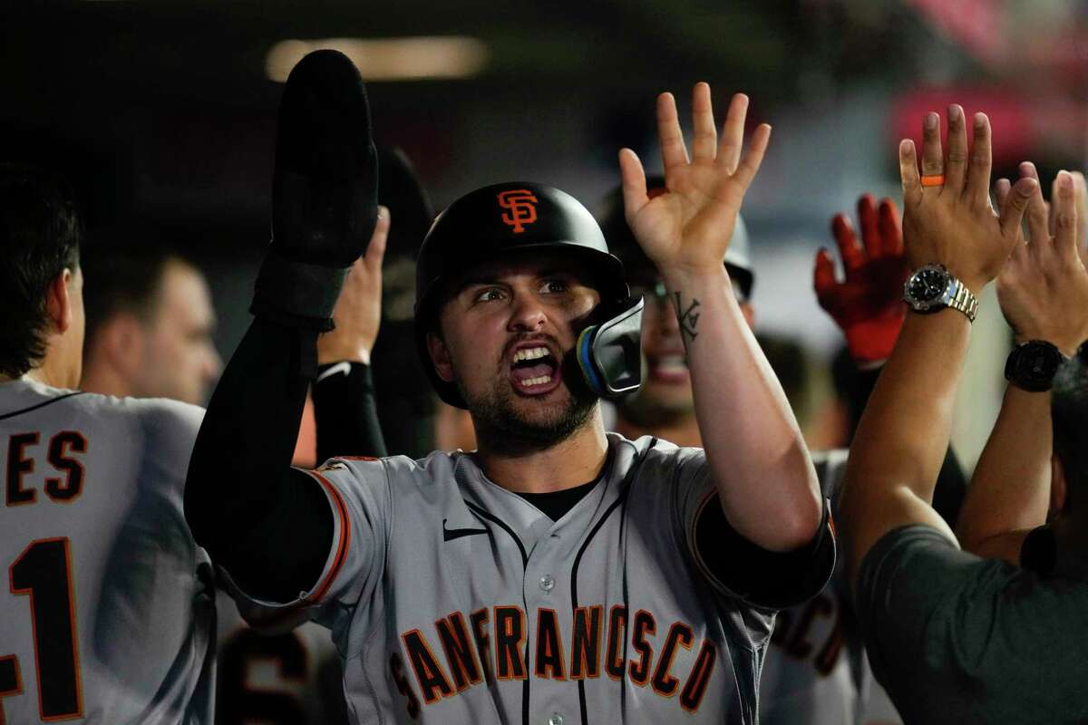 Giants score 6 runs in the 9th inning of an 8-3 win, sending the Angels to  their 7th straight loss