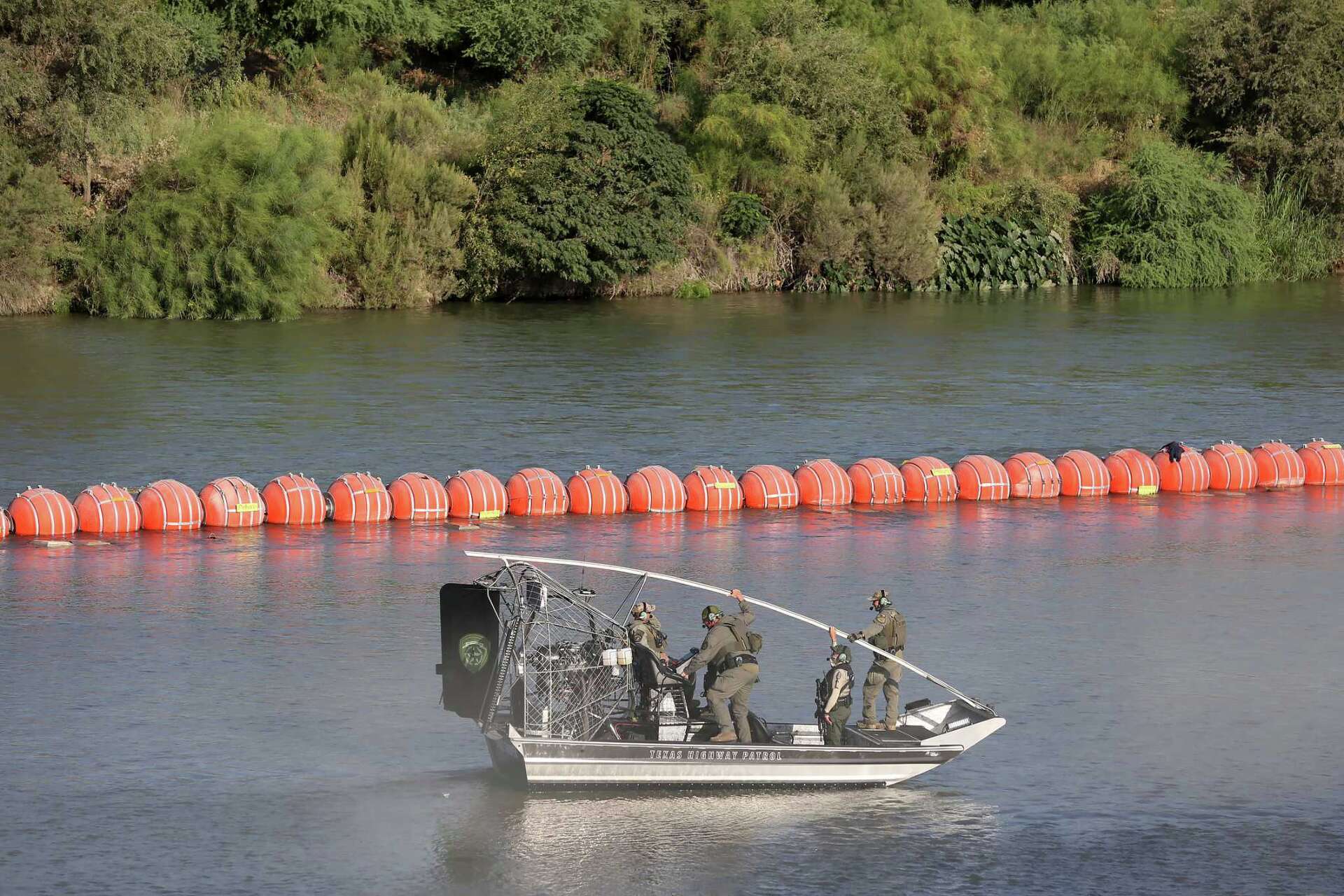 Texas Rio Grande buoy barrier will stay for at least another week
