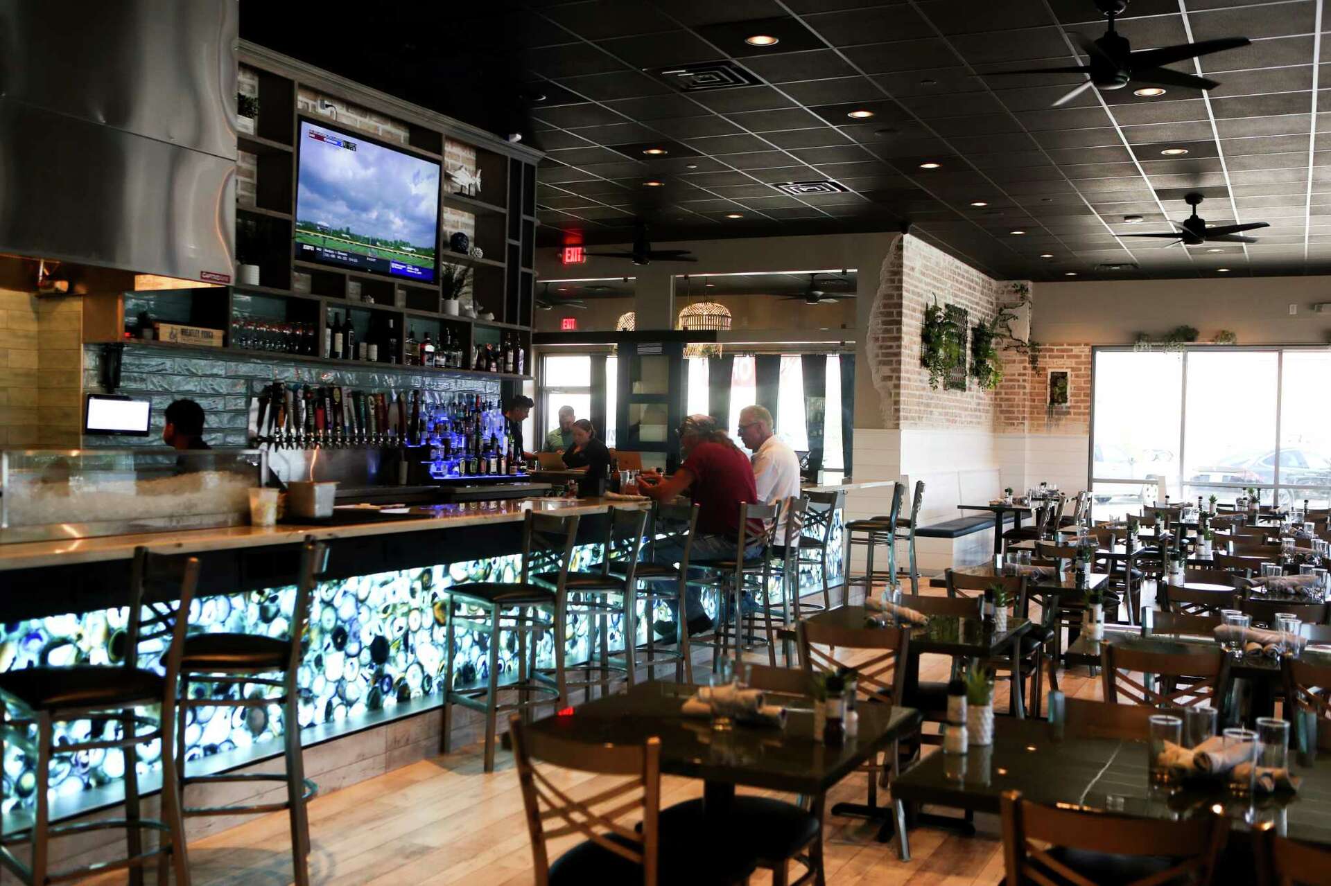 New Montgomery County oyster, seafood restaurant Good Charlie's opens
