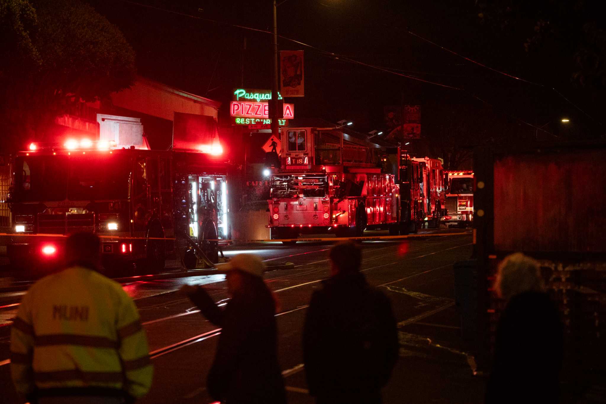 100 S.F. firefighters battle blaze at apartments in Inner Sunset