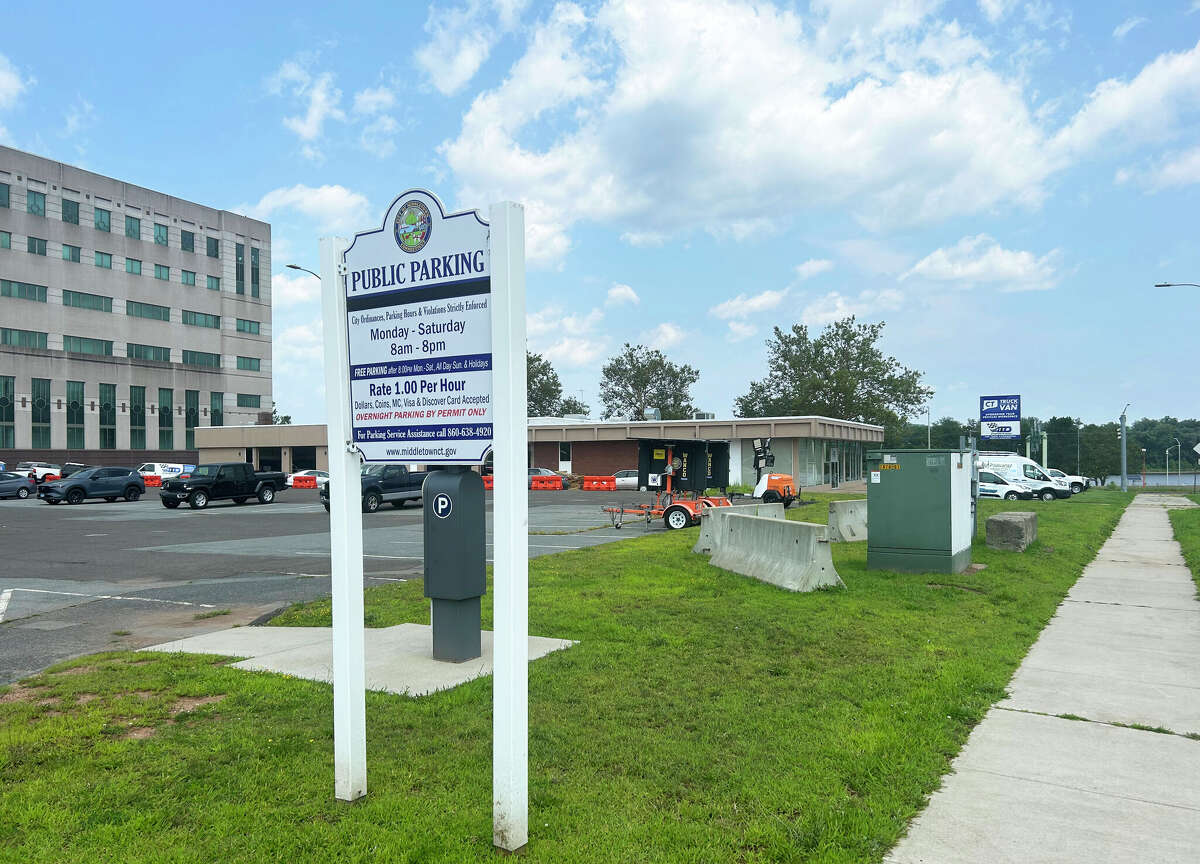Middletown near deal with developer for homes, retail, parking complex