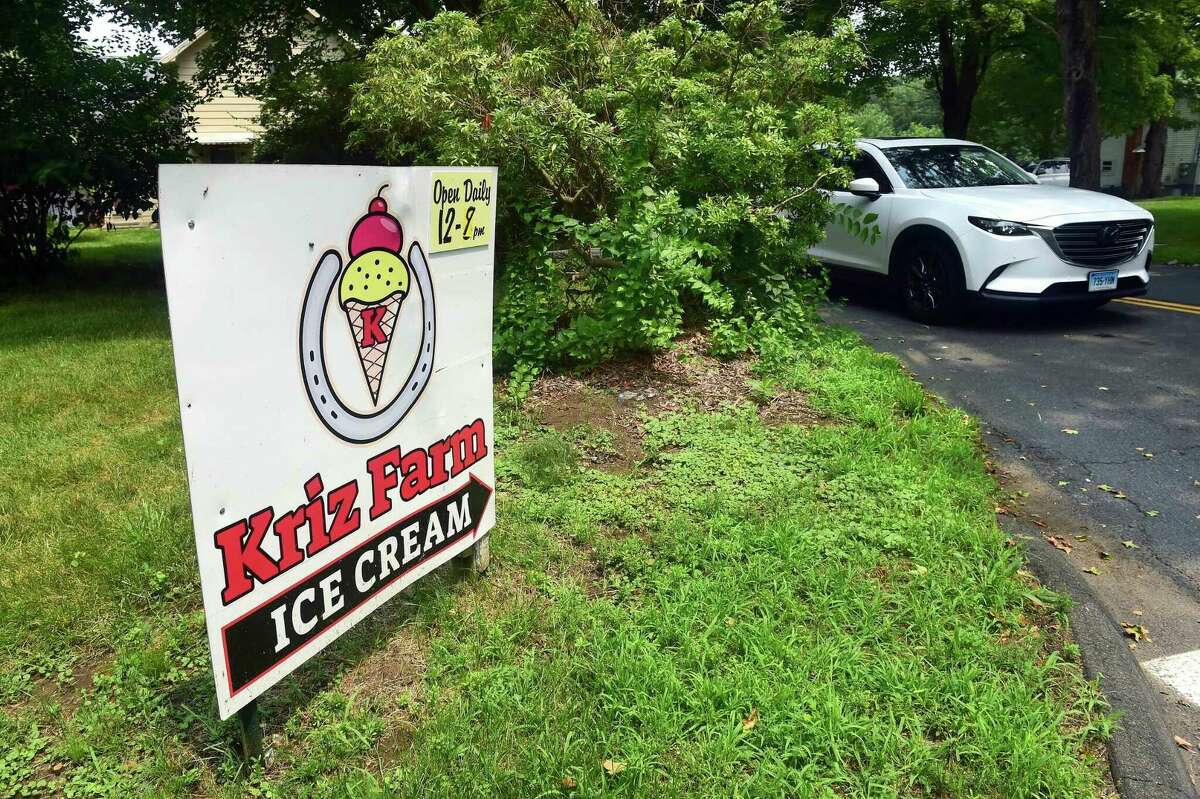 Bethany ice cream shop eyes zoning amendment for Woodbridge signs