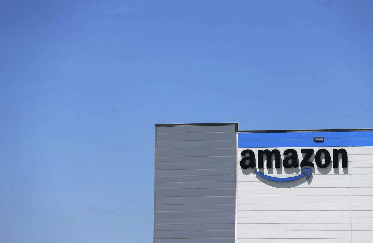 How Amazon’s new fulfillment center is achieving faster delivery