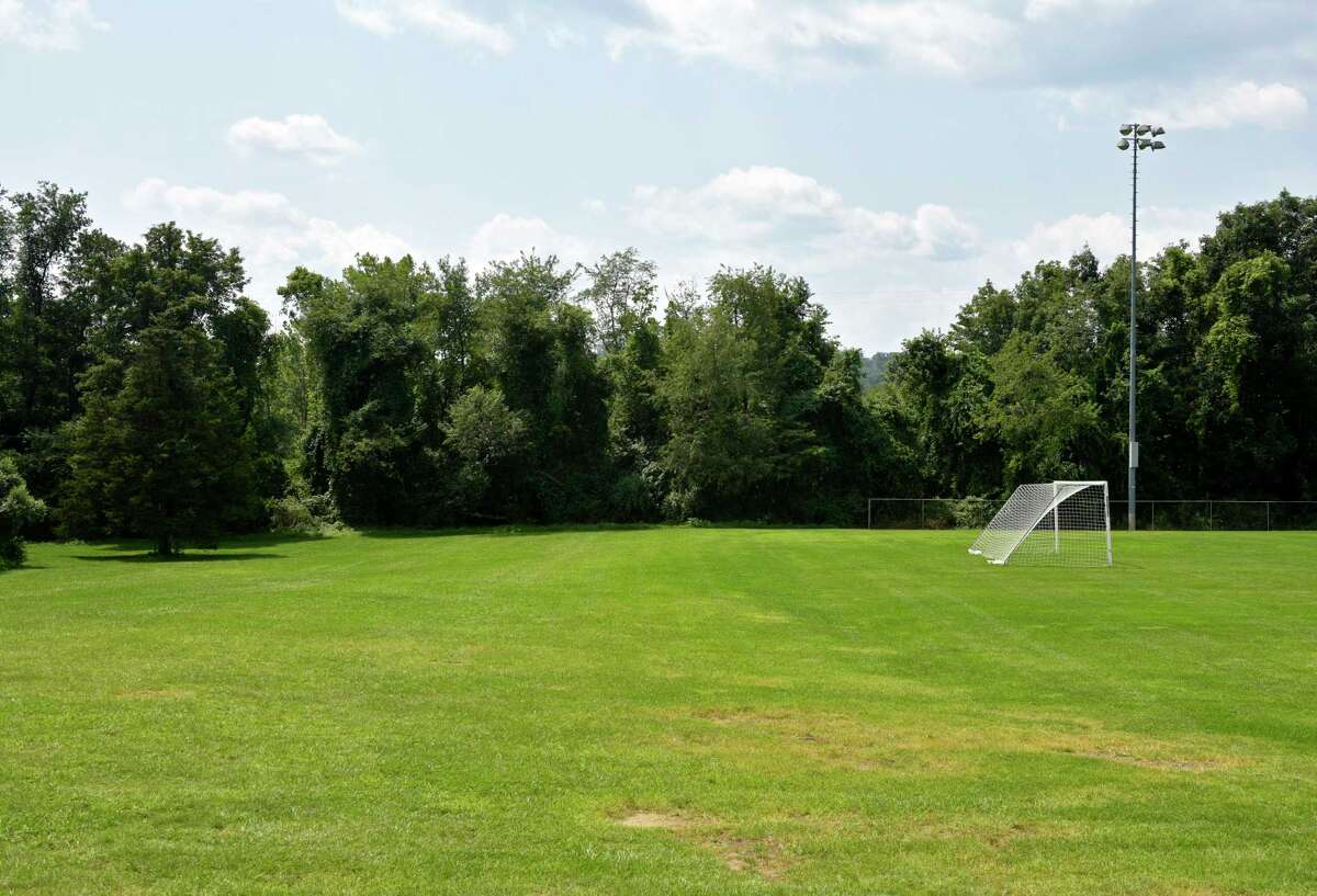 Pickleball courts eyed at Brookfield Town Hall not Williams Park