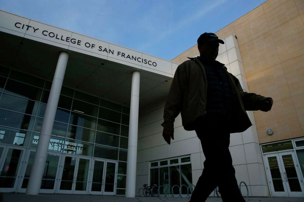 S.F. will cover past City College fees to lure students back to campus