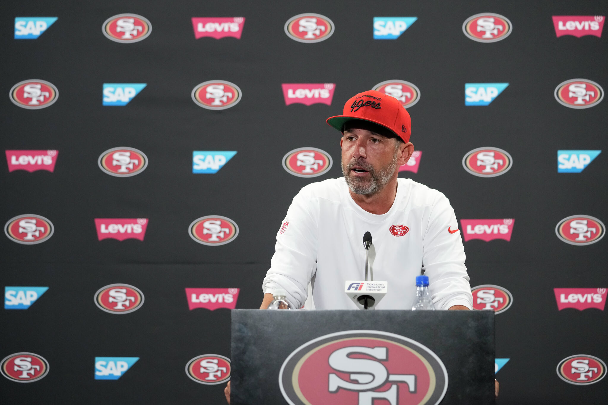 49ers' Kyle Shanahan admits being a 'dick' to Maxx Crosby, not Jimmy G