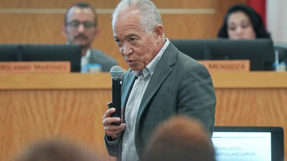 HISD Superintendent Mike Miles addresses the school board during a meeting at the Hattie Mae White Education Building on Thursday, Aug. 10, 2023 in Houston.