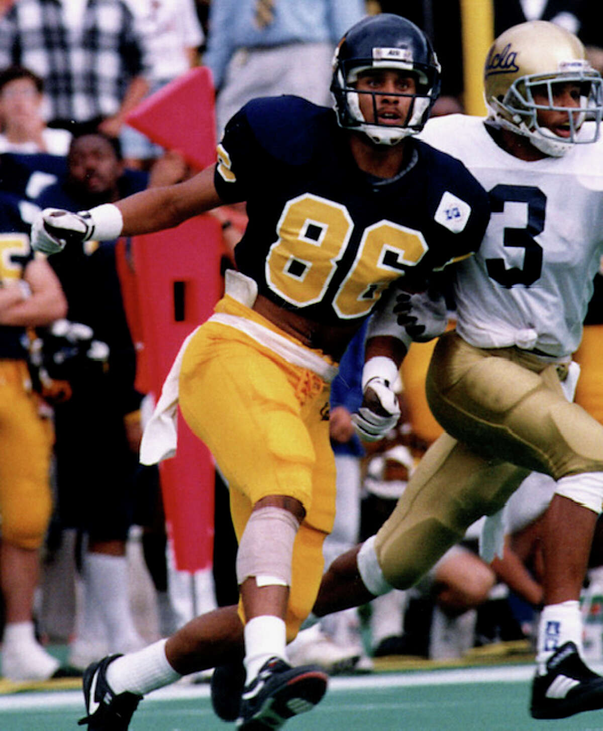 Ex-NFL wide reciever and Cal football Hall of Famer Sean Dawkins