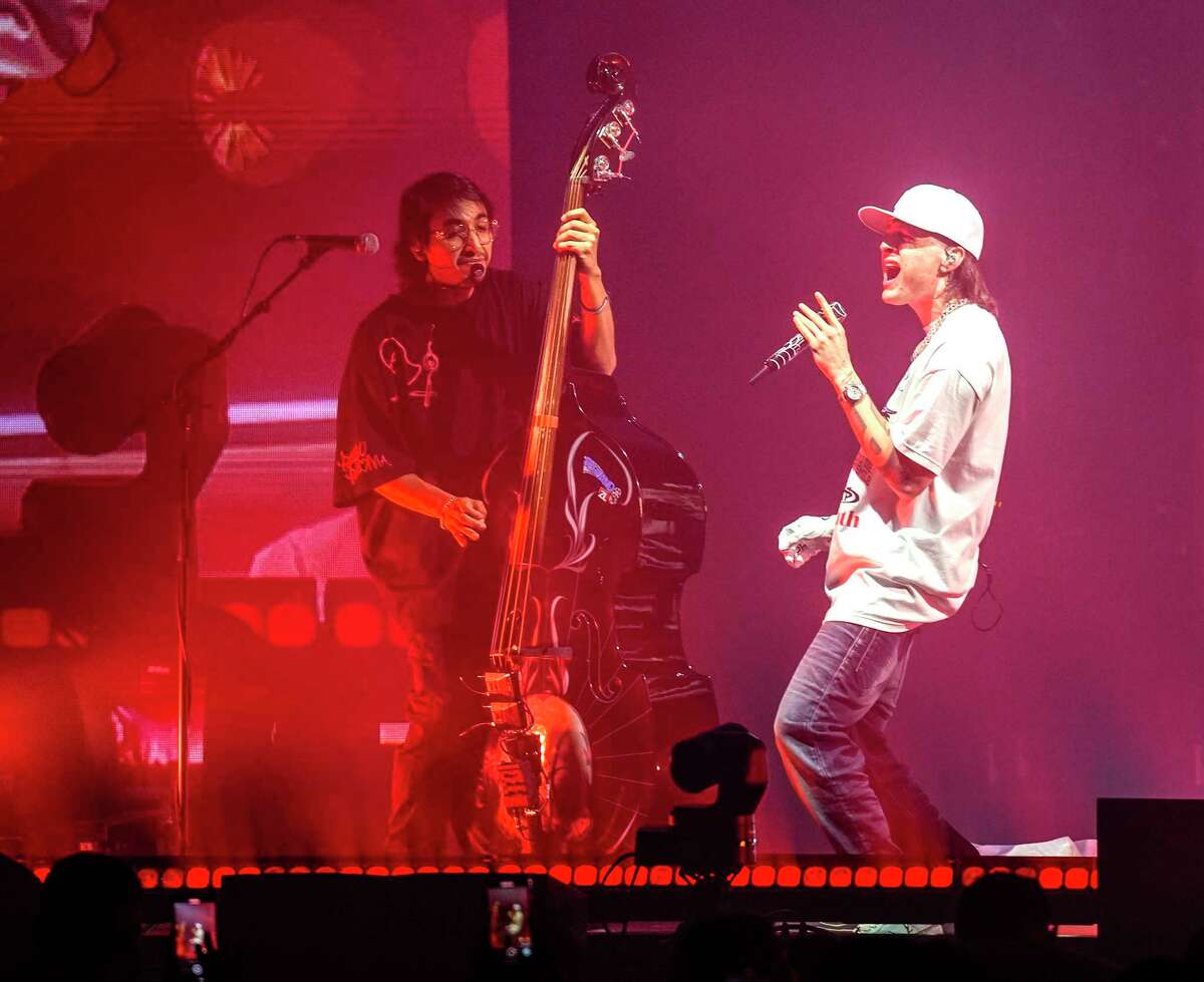 Peso Pluma celebrates 'Mexico on top' at Houston show