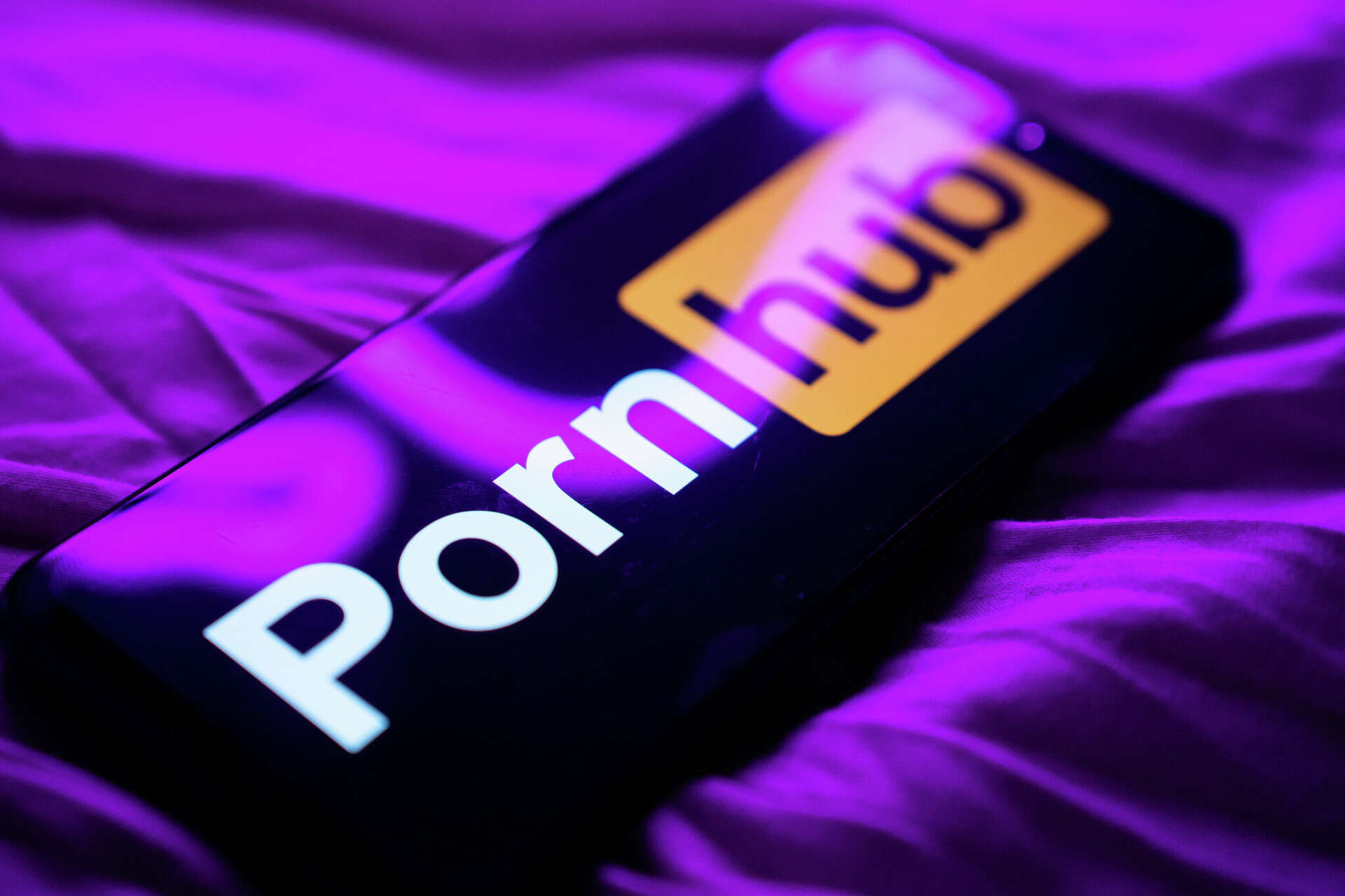 Pornhub sues Texas over new age verification law