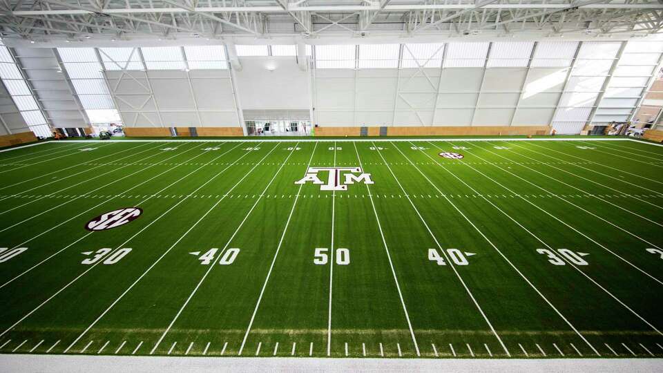 Texas A&M'sindoor practice facility.