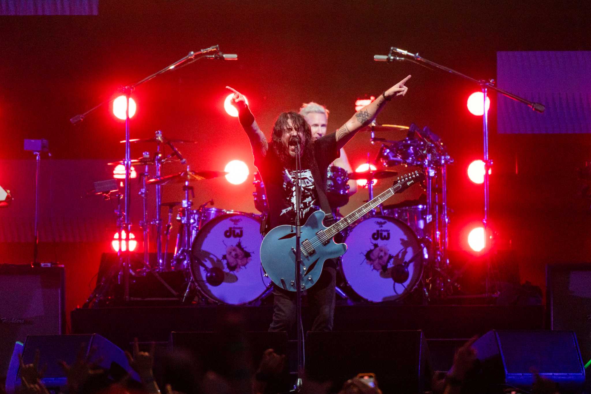 Foo Fighters chocou os fãs com o convidado Michael Bublé