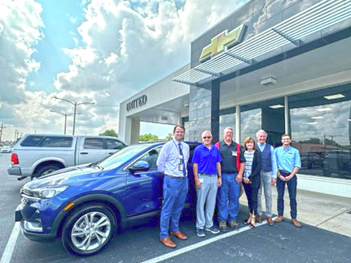 Schools foundation donates car for new Jacksonville High program