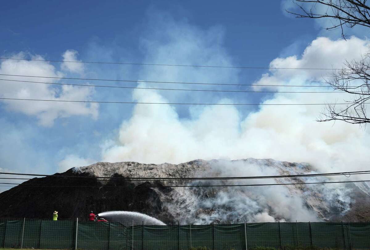 Mulch fire in Northwest Houston may take 1 week to fully extinguish