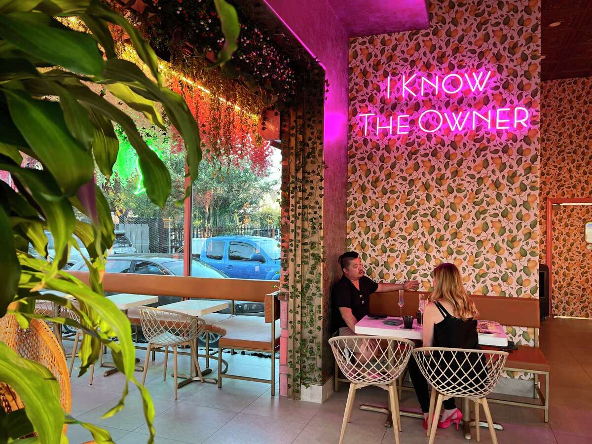 New Houston bar I Know The Owner opens in Heights with cool cocktails