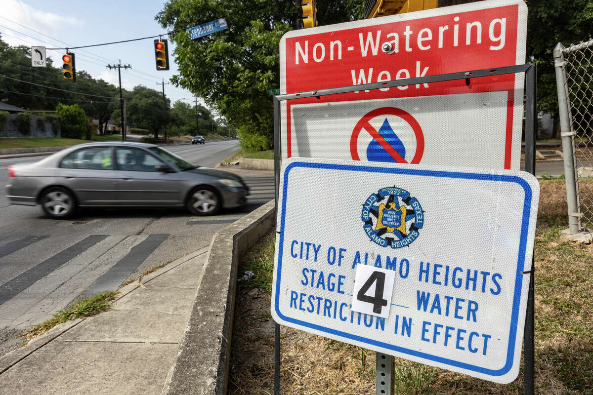 Alamo Heights finally might crack down on overwatering in drought