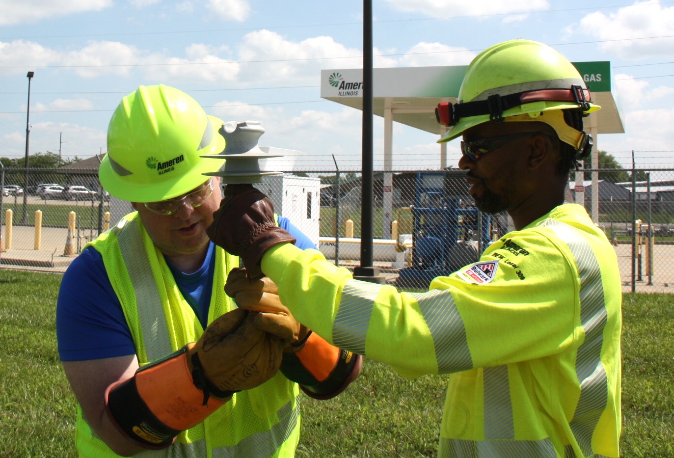 ensuring-electricity-inside-the-work-of-ameren-illinois-linemen