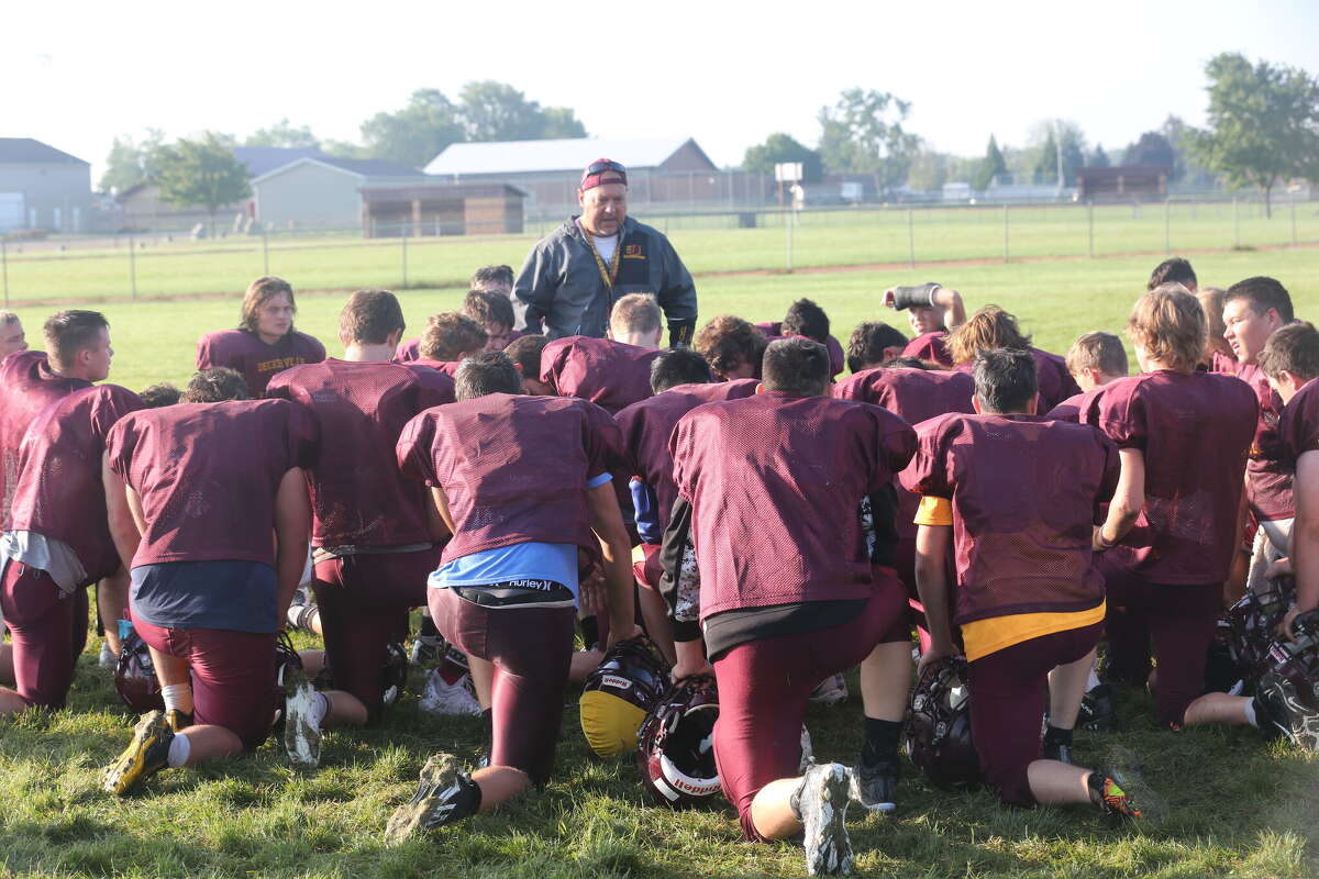 Deckerville Eagles football has final practice before scrimmage