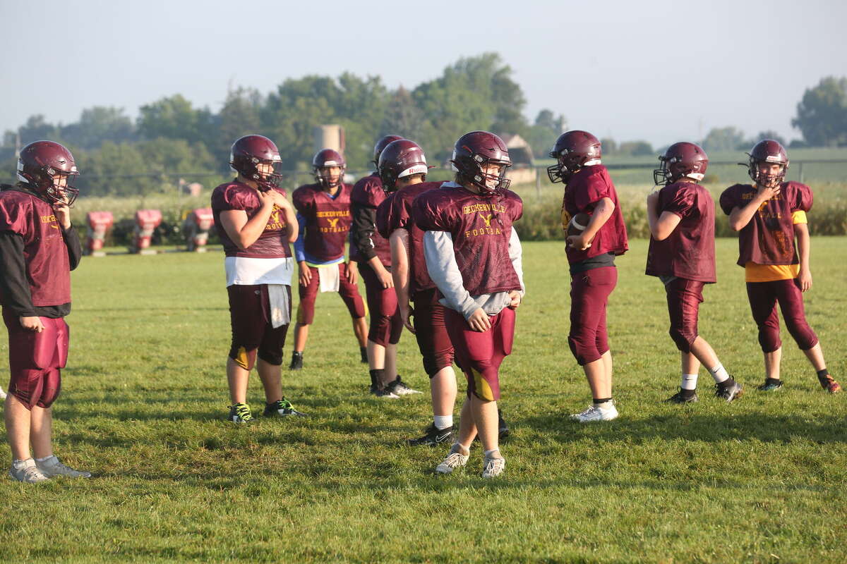 Deckerville Eagles football has final practice before scrimmage