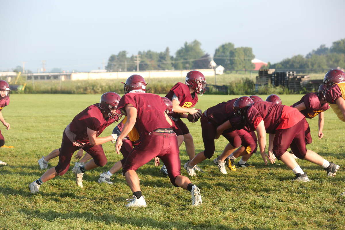 Deckerville Eagles football has final practice before scrimmage
